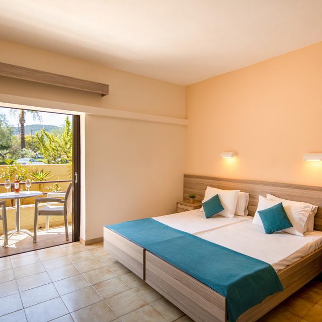 Hotel Rossis Beach
