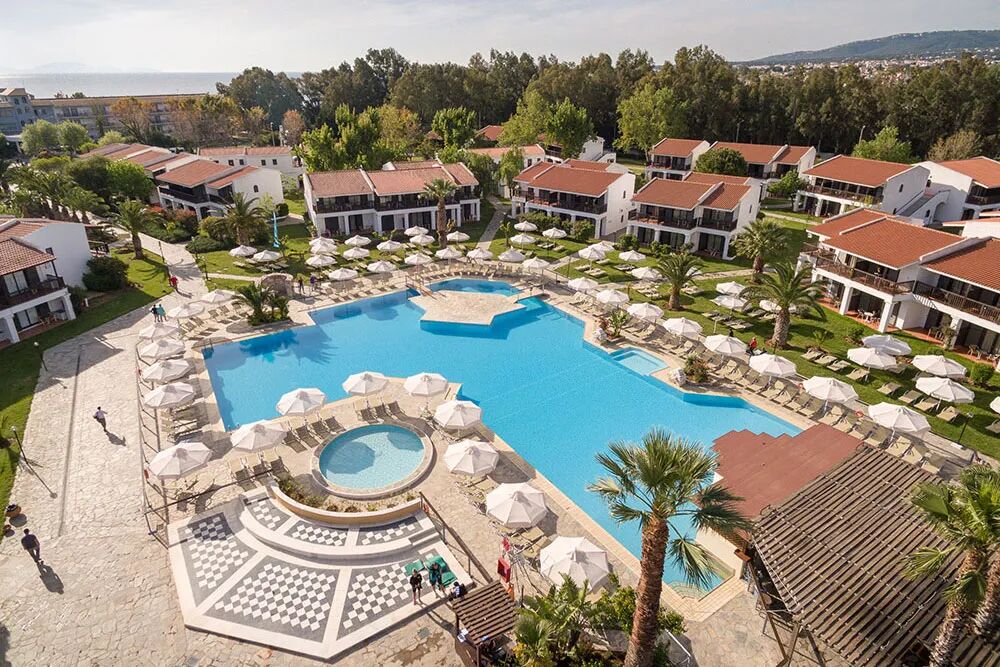 Golden Coast Hotel & Bungalows
