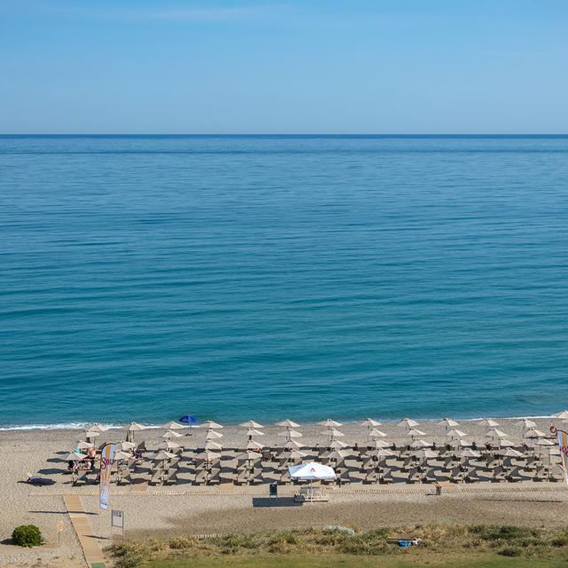 Entheon Hotel by Marinos beach